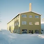Trevarefabrikken 3* Henningsvaer