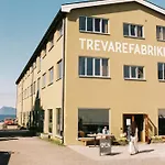 Trevarefabrikken Kro Henningsvær