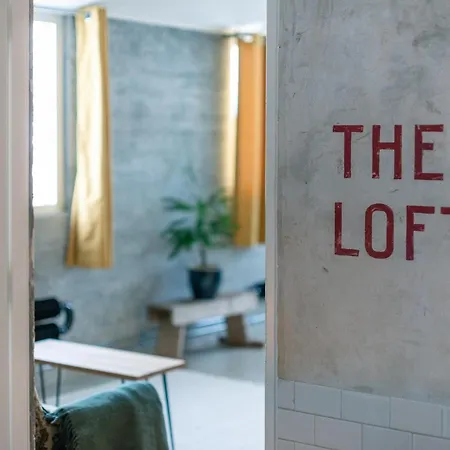 Estalagem Trevarefabrikken Henningsvær