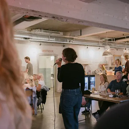 Estalagem Trevarefabrikken Henningsvær