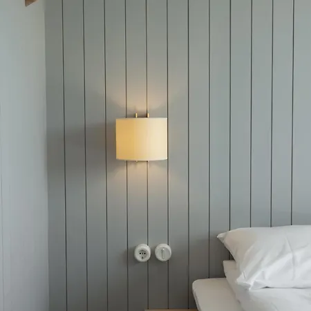 Trevarefabrikken 2* Henningsaer