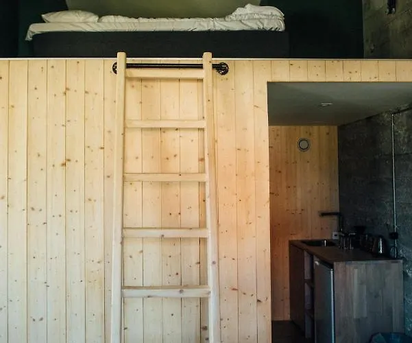 Han/Misafirhane Trevarefabrikken