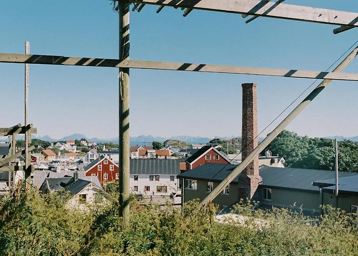 Trevarefabrikken 3* Henningsvær