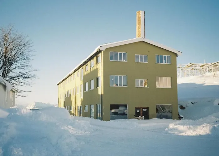 Trevarefabrikken 3* Henningsvær