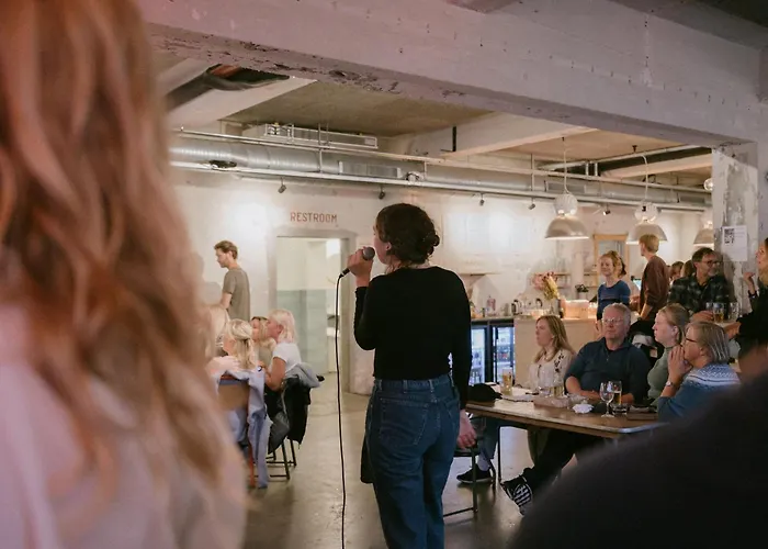 Inn Trevarefabrikken Henningsvaer