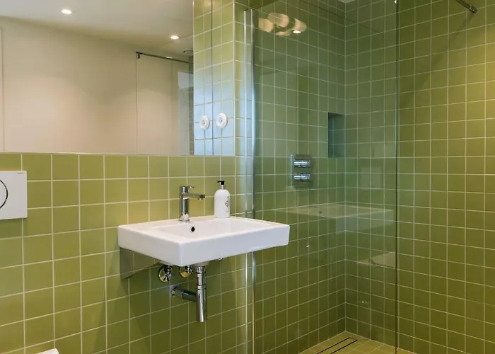 Han/Misafirhane Trevarefabrikken Henningsvær